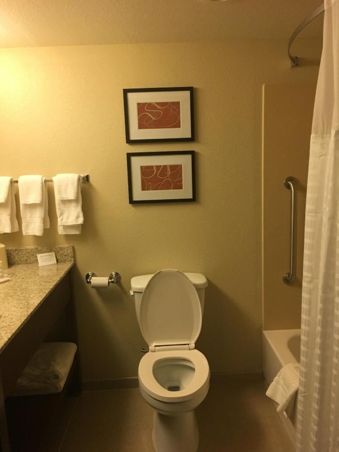 וודברידג' Comfort Suites Near Potomac Mills מראה חיצוני תמונה