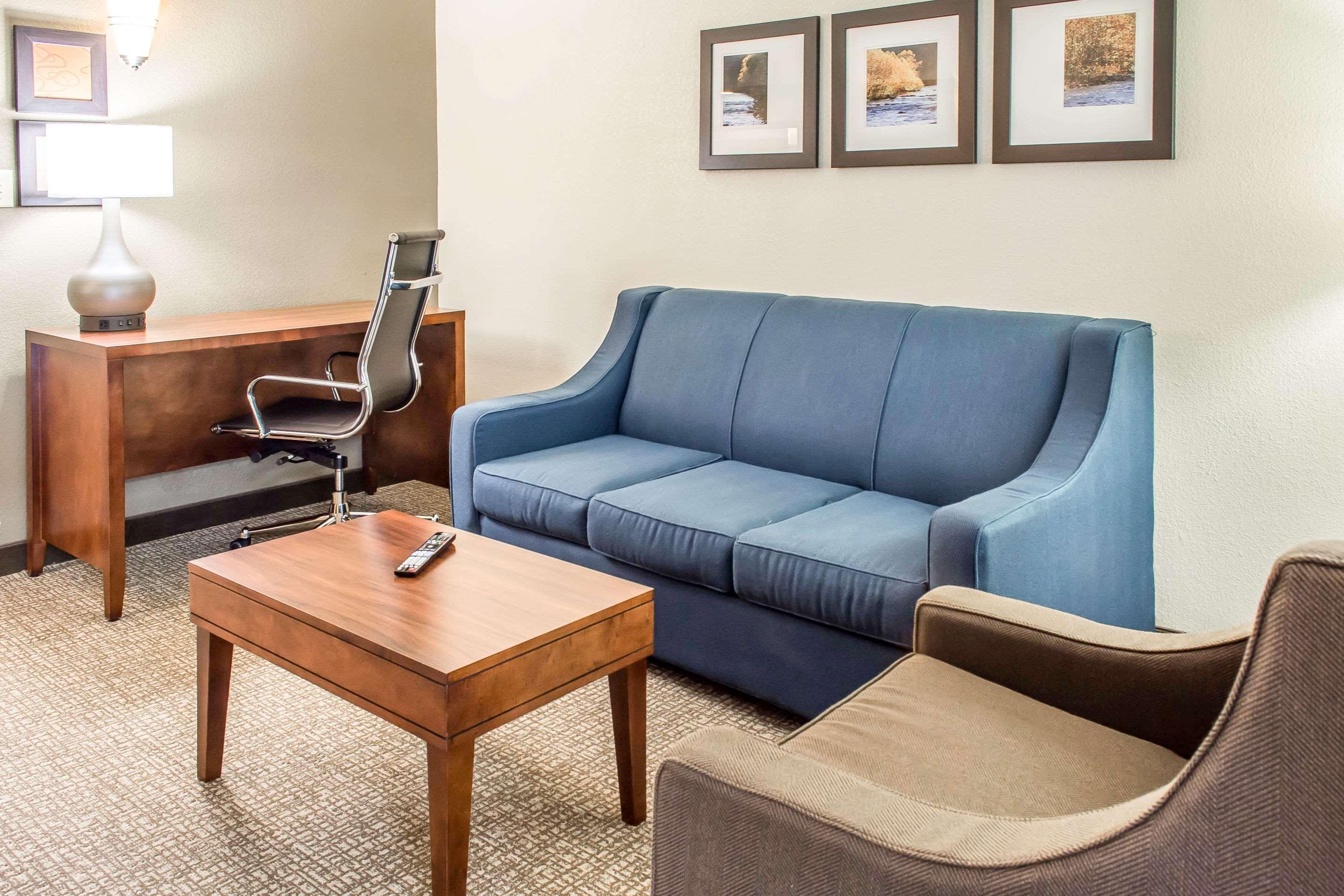 וודברידג' Comfort Suites Near Potomac Mills מראה חיצוני תמונה
