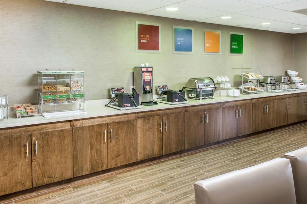 וודברידג' Comfort Suites Near Potomac Mills מראה חיצוני תמונה