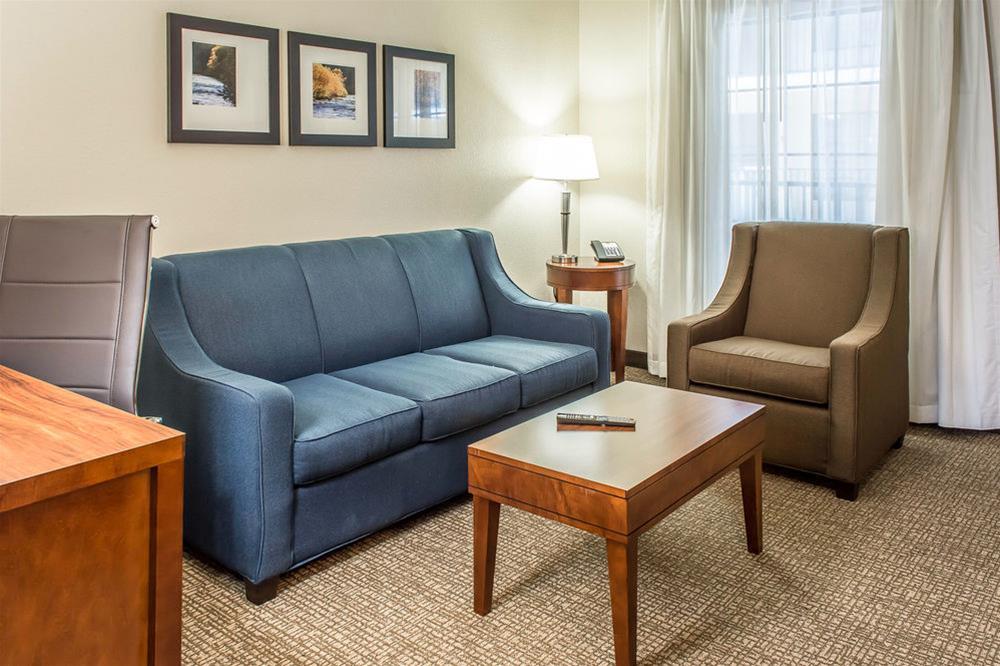 וודברידג' Comfort Suites Near Potomac Mills מראה חיצוני תמונה