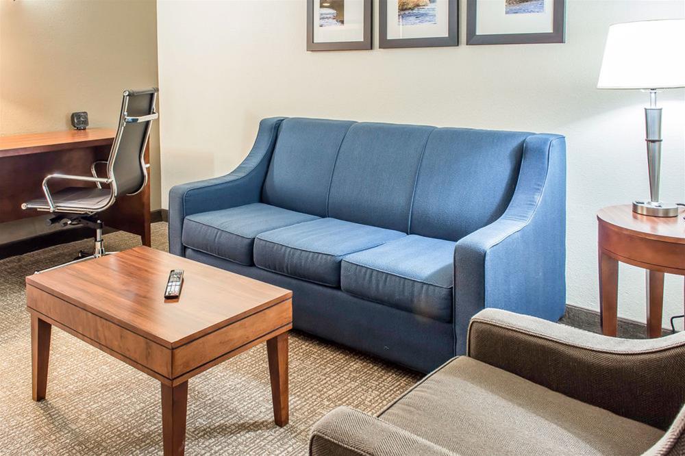 וודברידג' Comfort Suites Near Potomac Mills מראה חיצוני תמונה