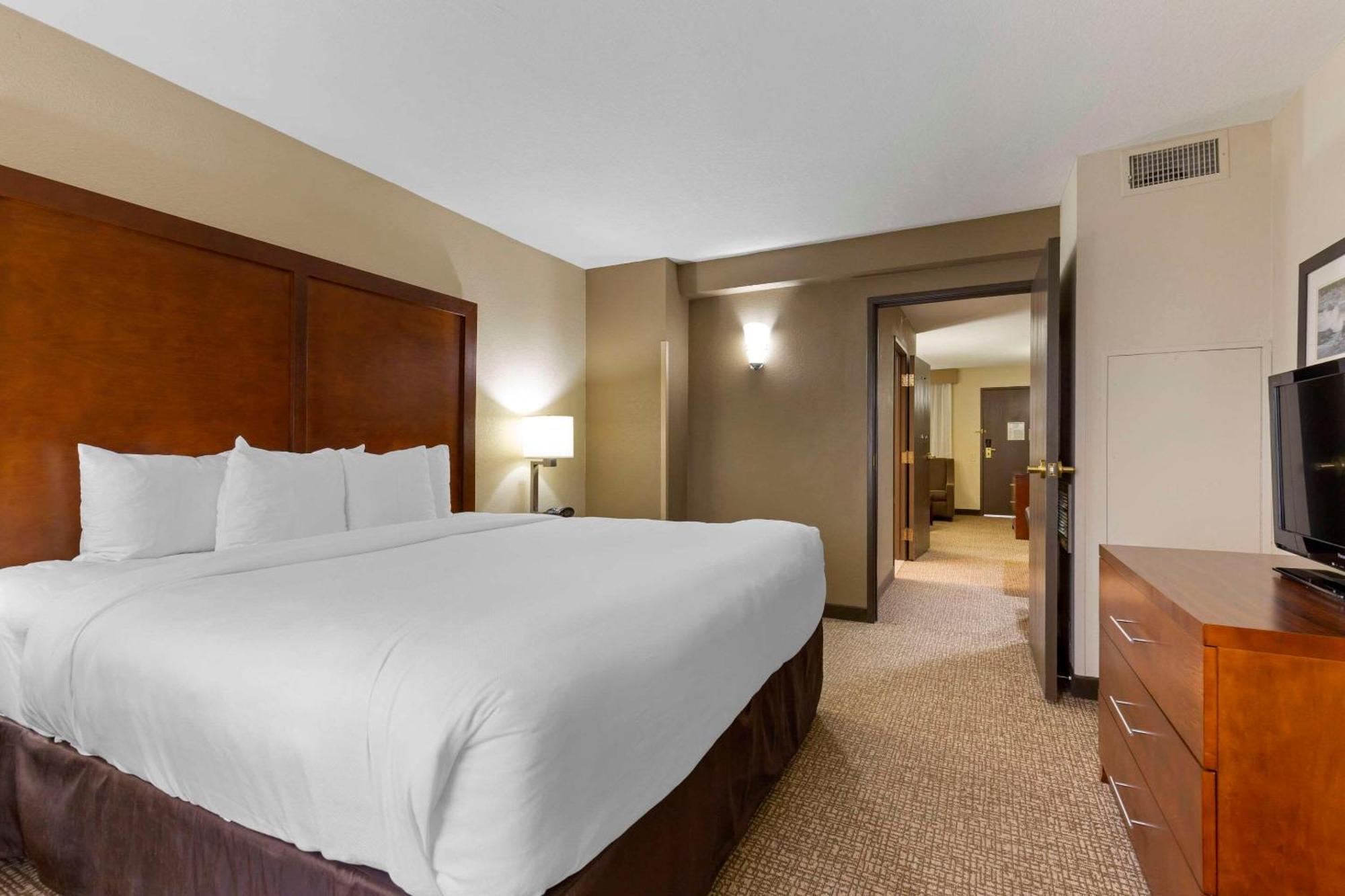 וודברידג' Comfort Suites Near Potomac Mills מראה חיצוני תמונה