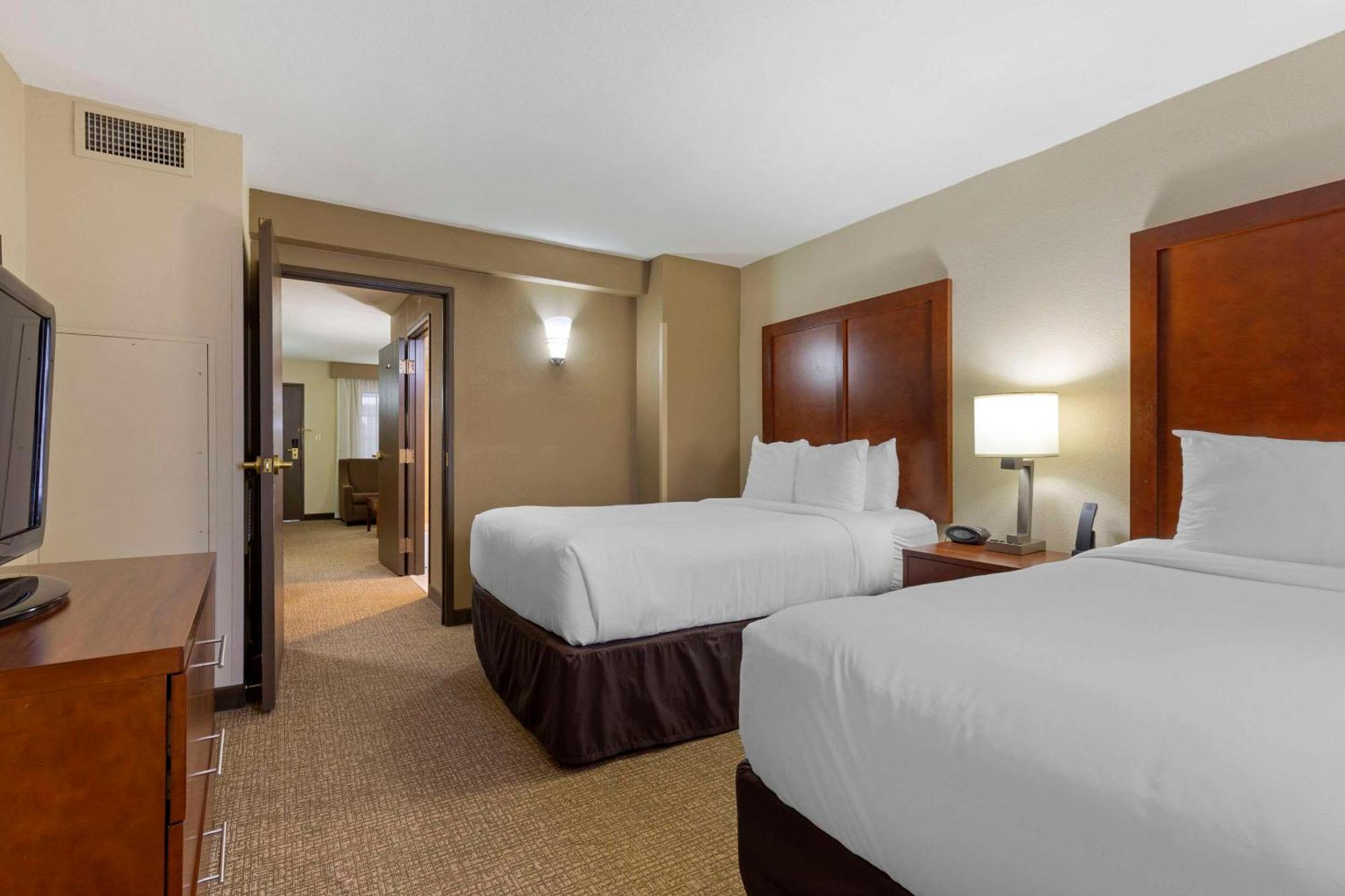 וודברידג' Comfort Suites Near Potomac Mills מראה חיצוני תמונה
