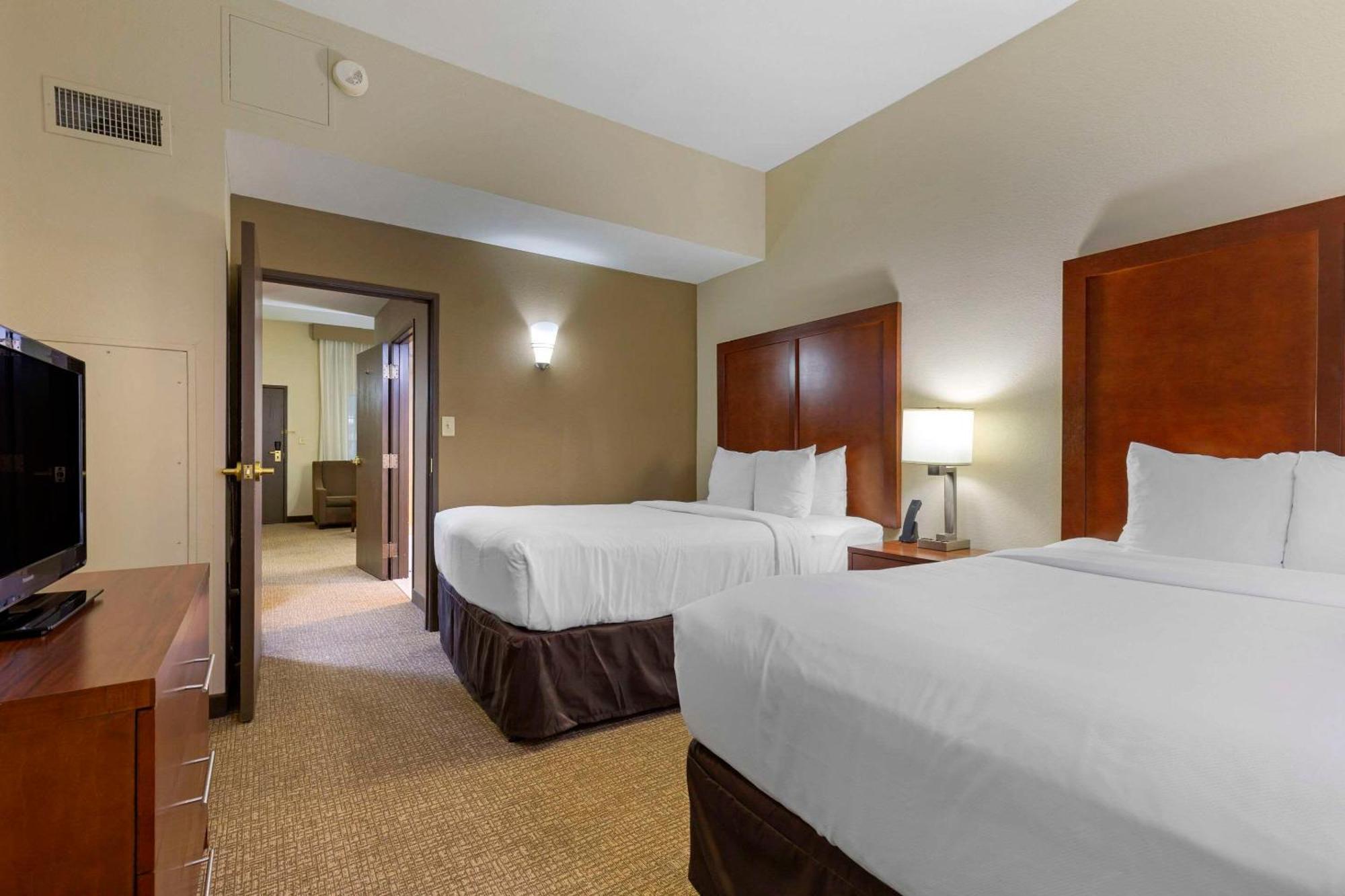 וודברידג' Comfort Suites Near Potomac Mills מראה חיצוני תמונה