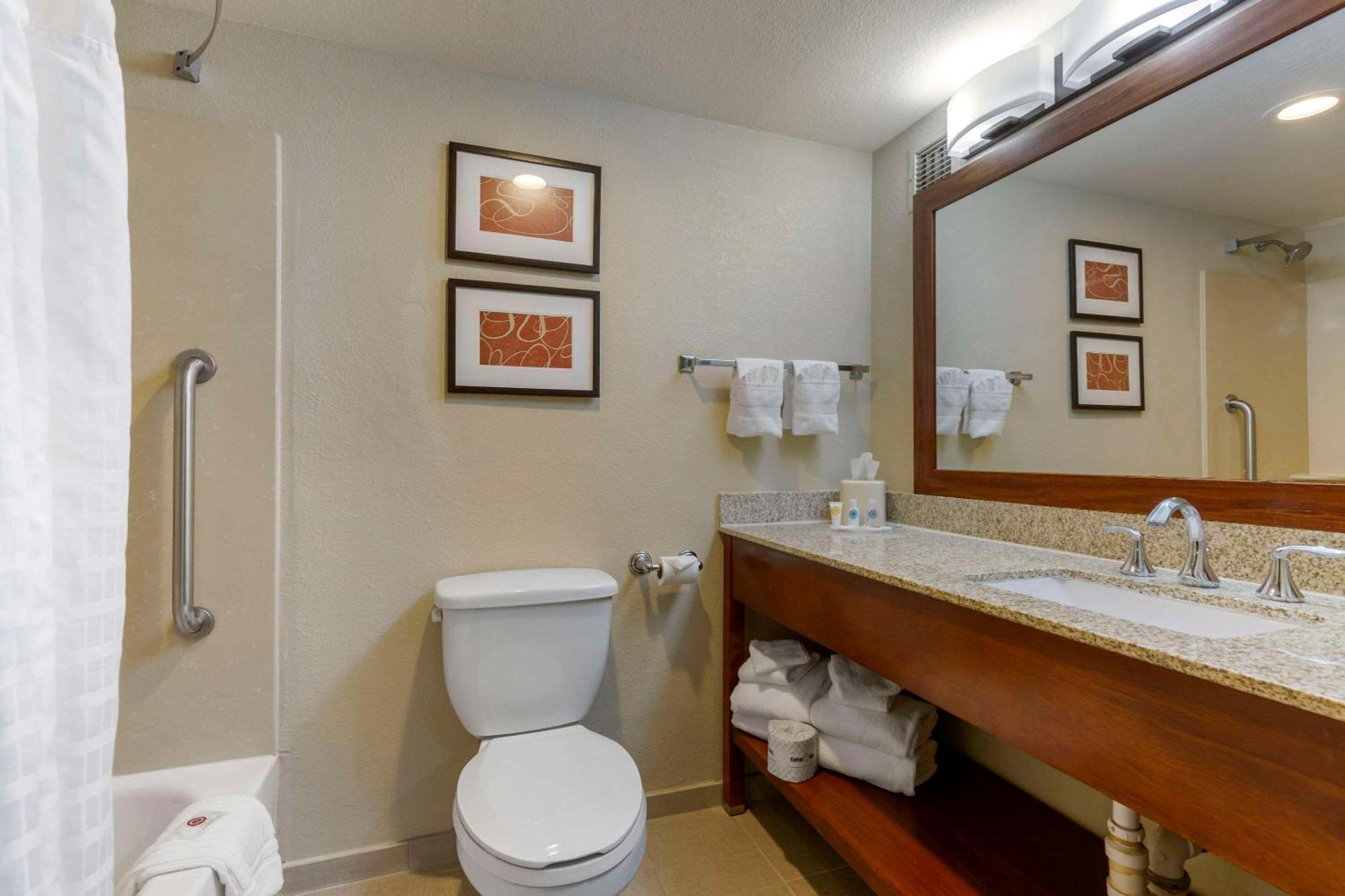 וודברידג' Comfort Suites Near Potomac Mills מראה חיצוני תמונה