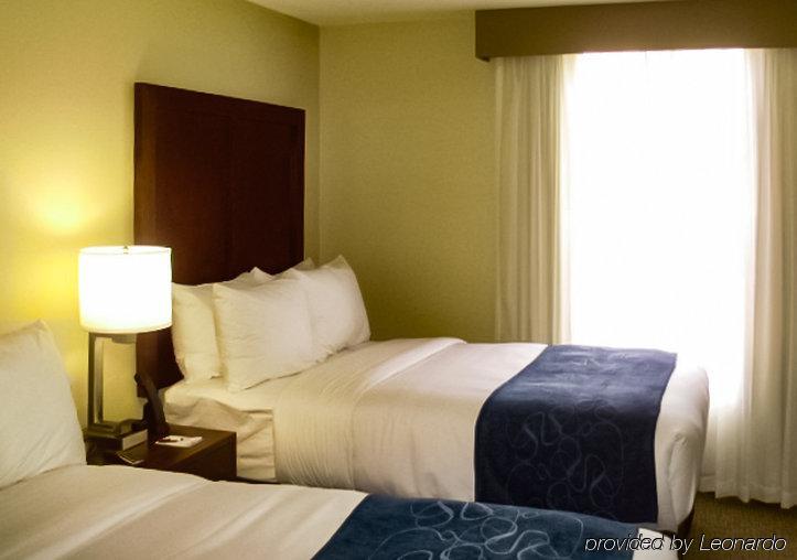 וודברידג' Comfort Suites Near Potomac Mills מראה חיצוני תמונה