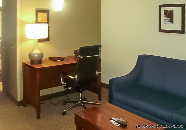 וודברידג' Comfort Suites Near Potomac Mills מראה חיצוני תמונה