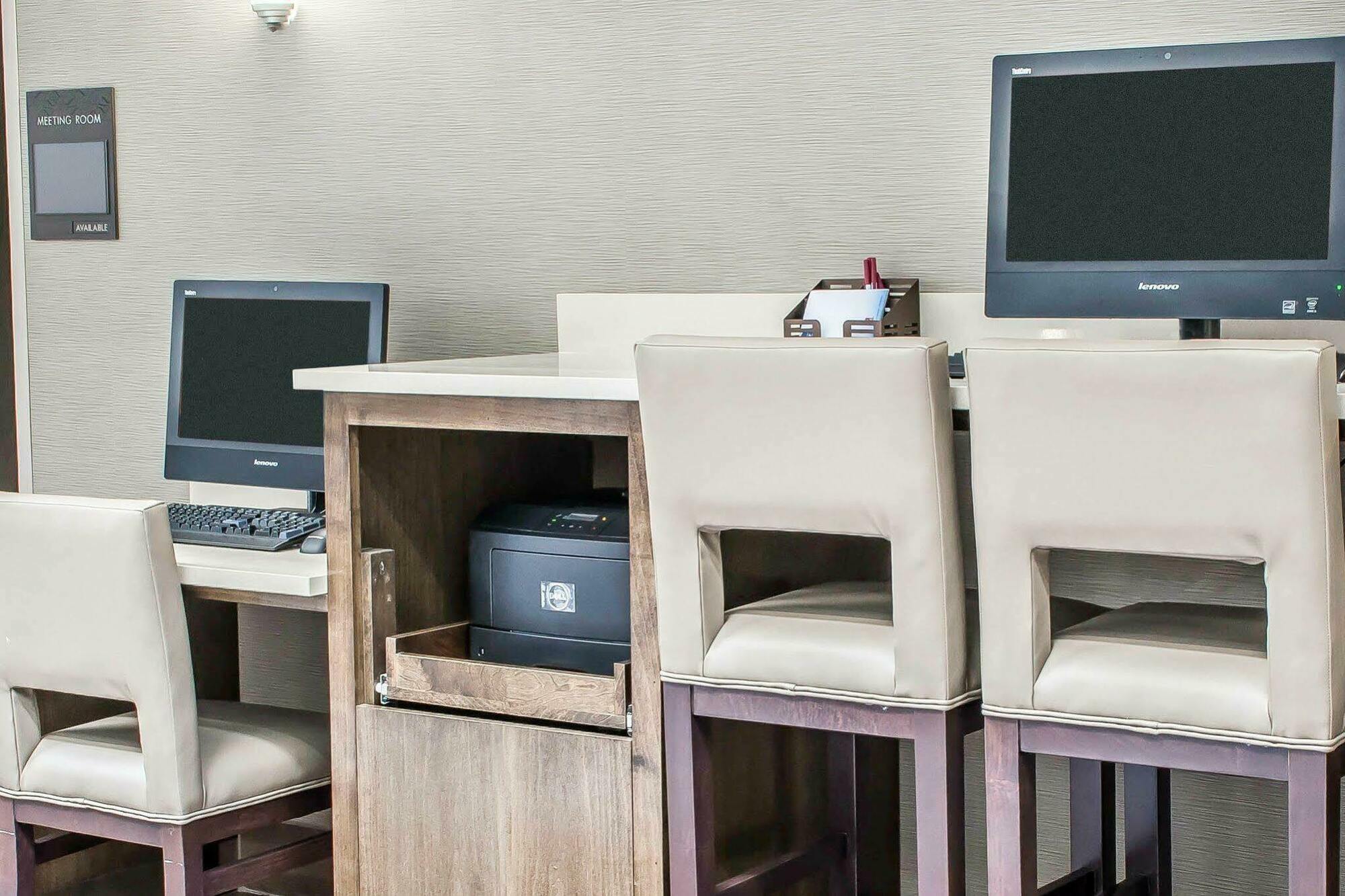 וודברידג' Comfort Suites Near Potomac Mills מראה חיצוני תמונה
